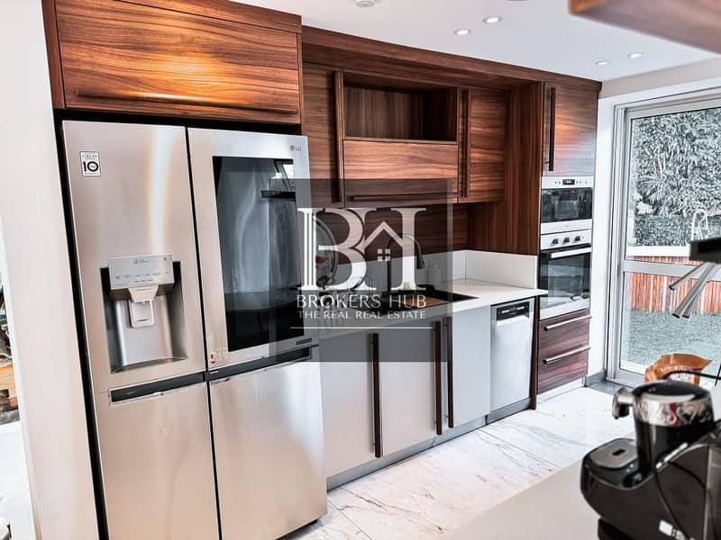 8 0132c0f4-bf1a-4d8b-8f3b-6eda5cbed5a3. jpeg