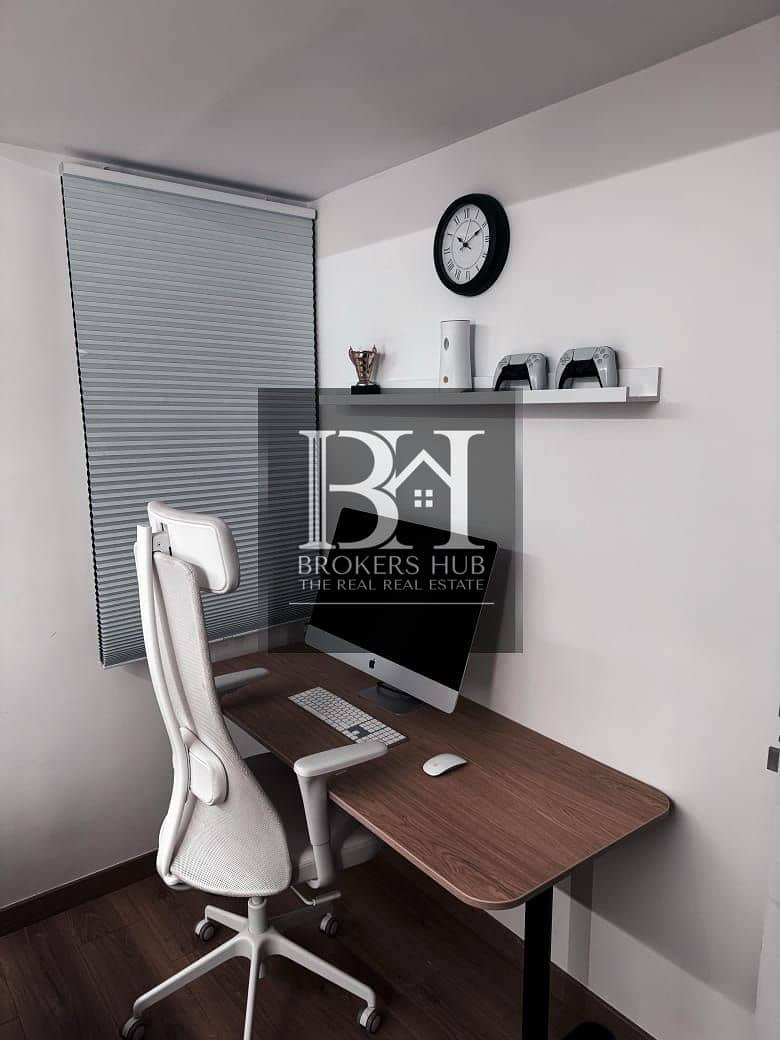 10 629fbfbc-6ba3-47f5-8737-9d80b5bbeaf2. jpeg