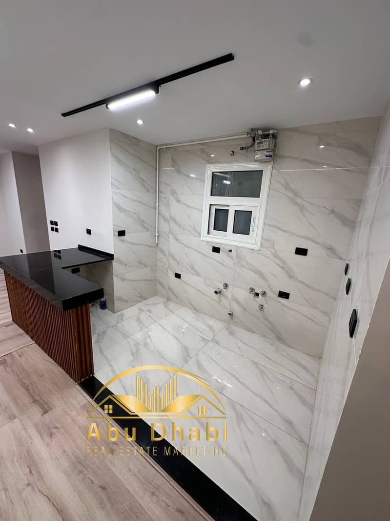 8 094f761c-cd3a-49e6-8570-866173d267de. jpg