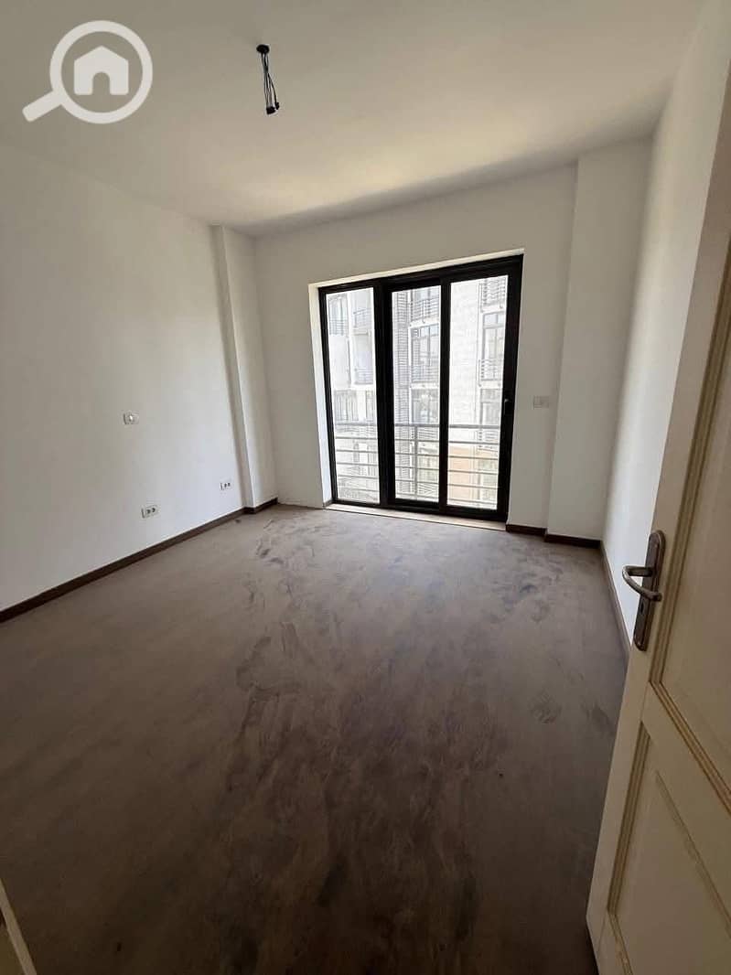 6 c6ae8d47-2359-4873-a065-84fdcdf90afc. jpg