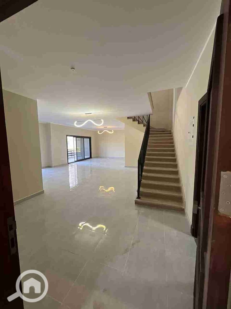 1000511714. jpg 1000511714. jpg