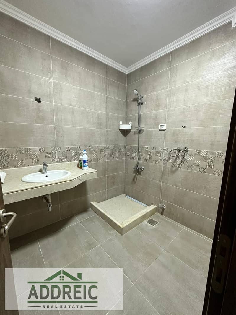 9 WhatsApp Image 2025-10-24 at 20.30. 53_1e3cf99e. jpg