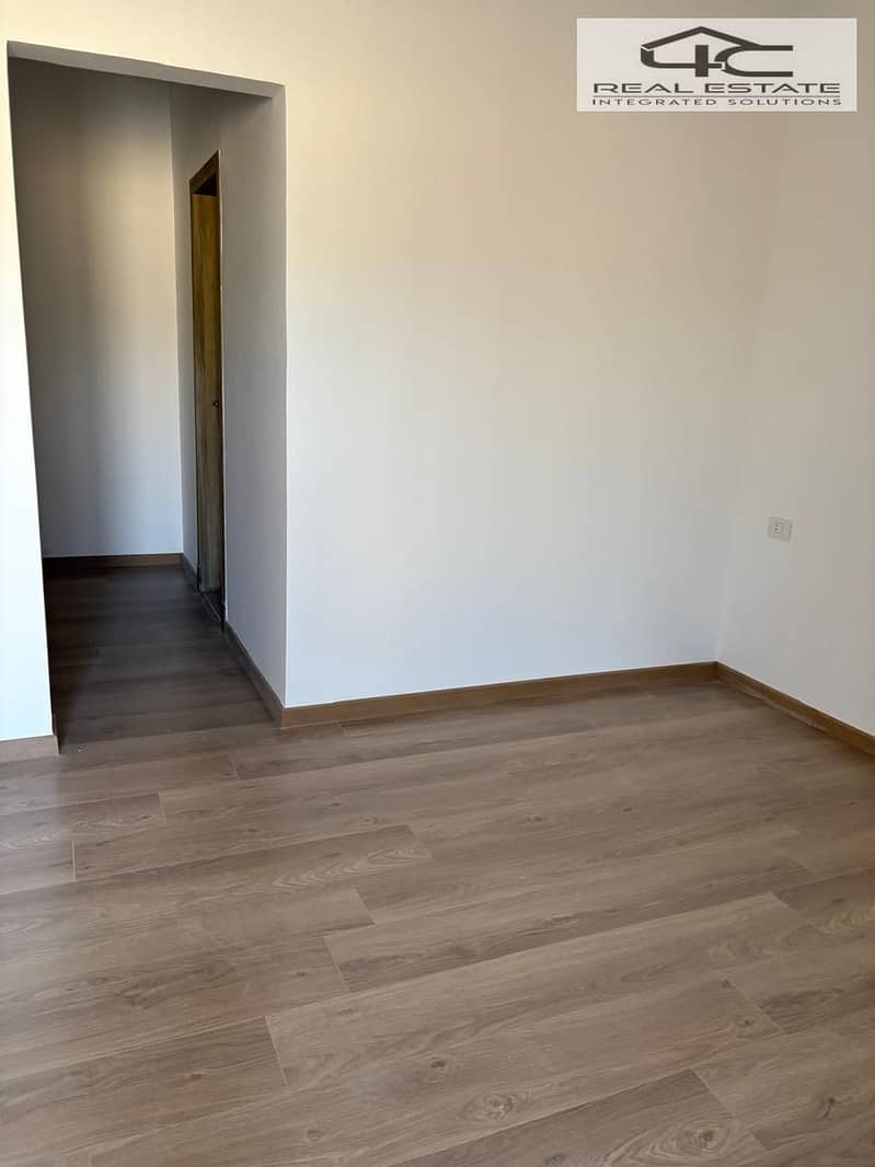 7 WhatsApp Image 2025-10-23 at 07.40. 13 (1). jpeg