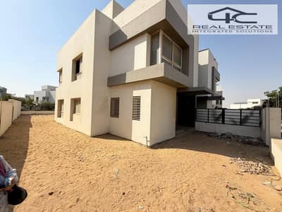 4 Bedroom Twin House for Sale in New Cairo, Cairo - WhatsApp Image 2025-10-24 at 11.46. 00 (2). jpeg 4 Bedroom Twin House for Sale in New Cairo, Cairo - WhatsApp Image 2025-10-24 at 11.46. 00 (2). jpeg