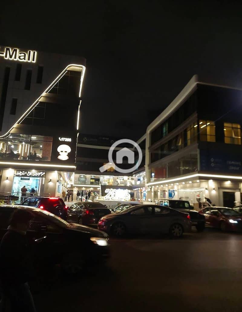 5 8c8a8f21-20c7-41ab-960c-dd4a26bd65e1. jpg