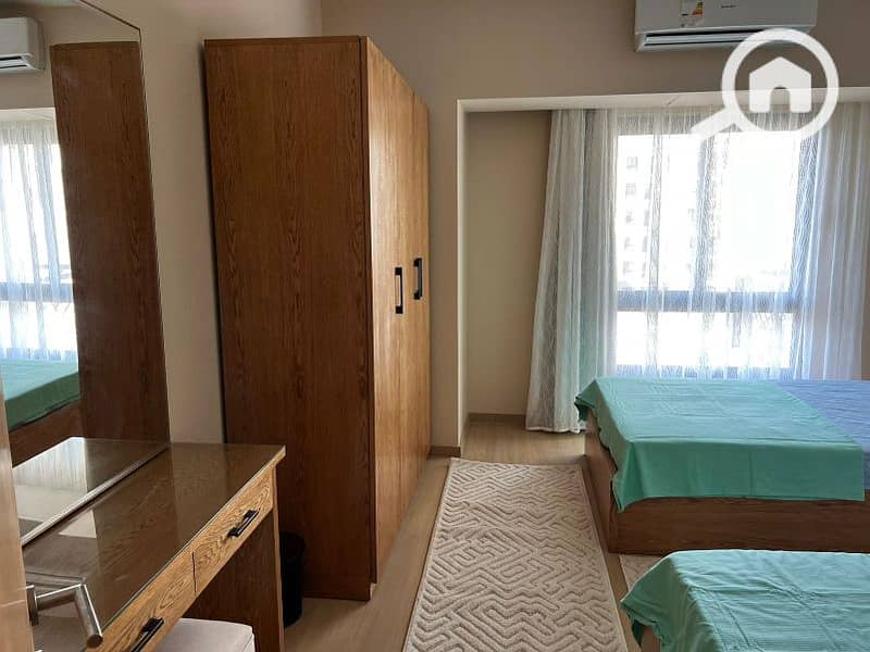 9 90242ead-1e4f-4aec-8b2d-a8ea78de68a4. jpg