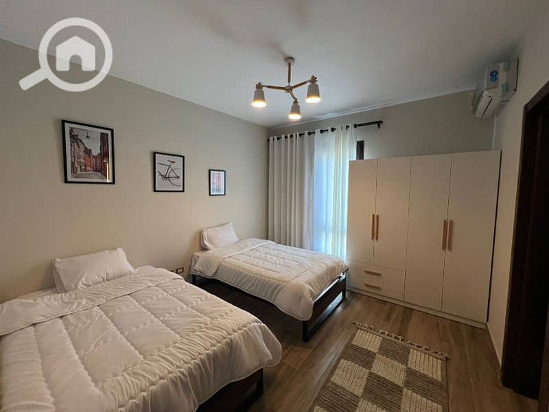 4 4a77da21-14cb-4228-b415-80e723edec4e. jpg