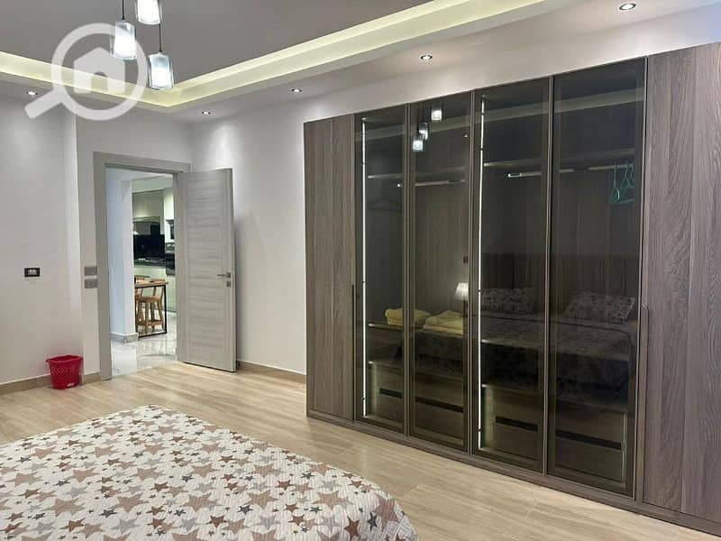 4 9c5b666c-0d77-4af5-badd-c3679232ca97. jpg