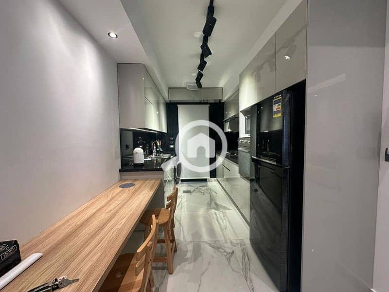 7 5dc47fd8-a72e-4d6b-9797-0ad56381e00a. jpg