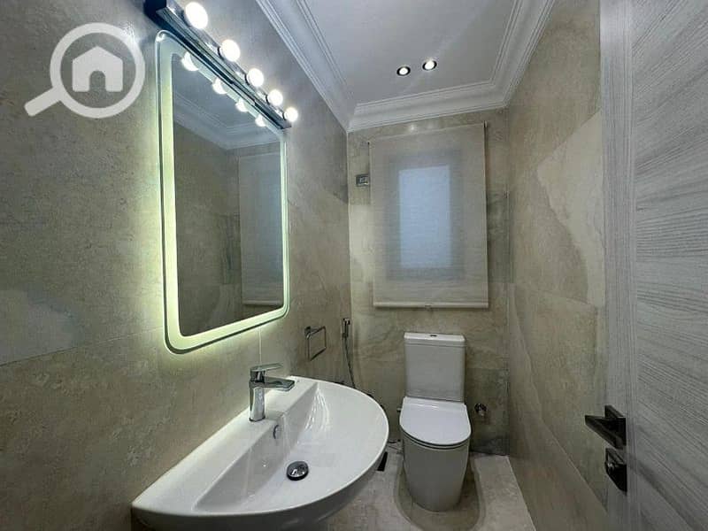 14 bf7be39d-4943-43bf-8b98-04b88fb5d9bb. jpg