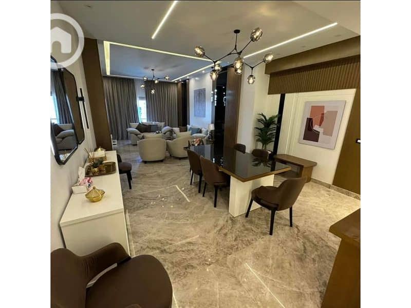 9 dbd480d4-6abc-474b-abd7-bf5dbc86719e. jpg