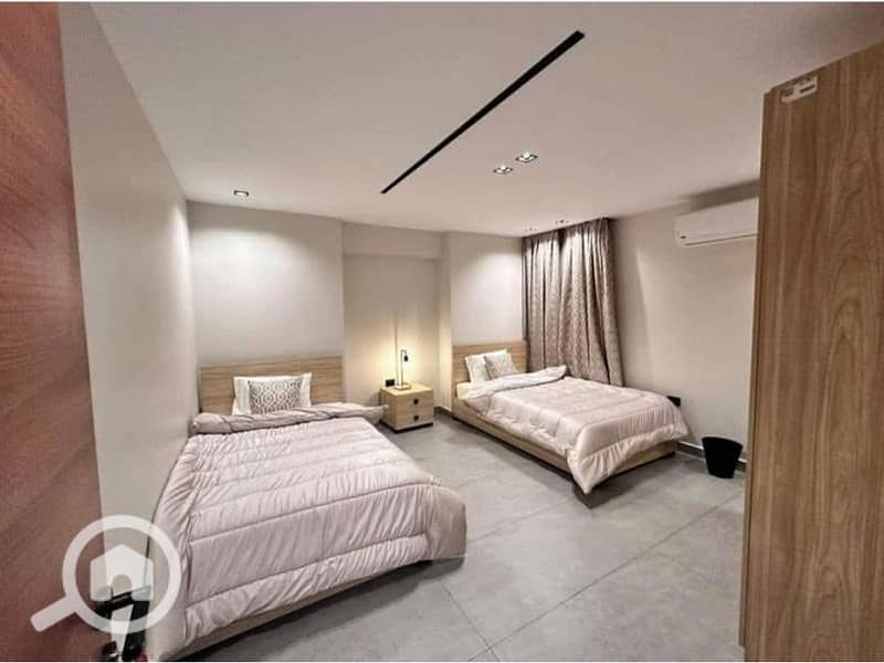 10 f6889c7e-ba30-4dc3-a815-b7e2467c0c7d. jpg