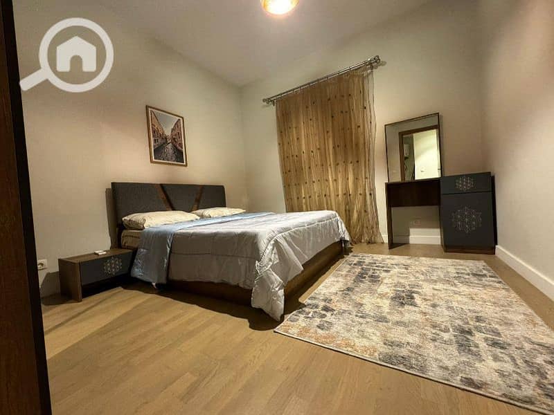 5 6e10d7fe-4ae1-4f5c-9ae1-389b0e08a709. jpg