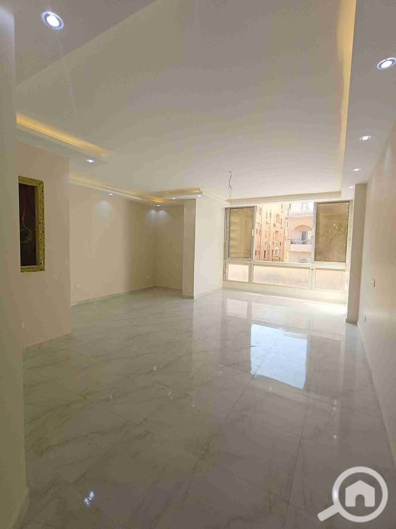 1000379076. jpg 1000379076. jpg