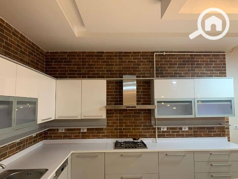 6 990d8149-3ccf-4954-b892-554f306c23fb. jpg