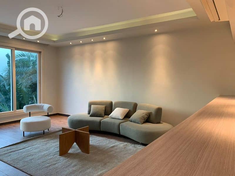 12 c66825cc-ba56-4cd7-8c40-9e1441565497. jpg