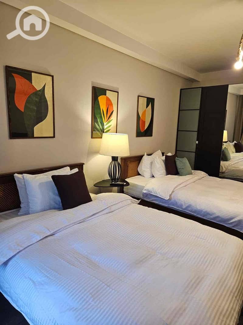 10 1d8f66c0-44b2-449e-afb4-f9008b32812f. jpg