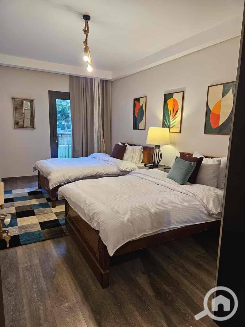 12 6d309901-9519-4875-a3f7-d92a8f0a4736. jpg