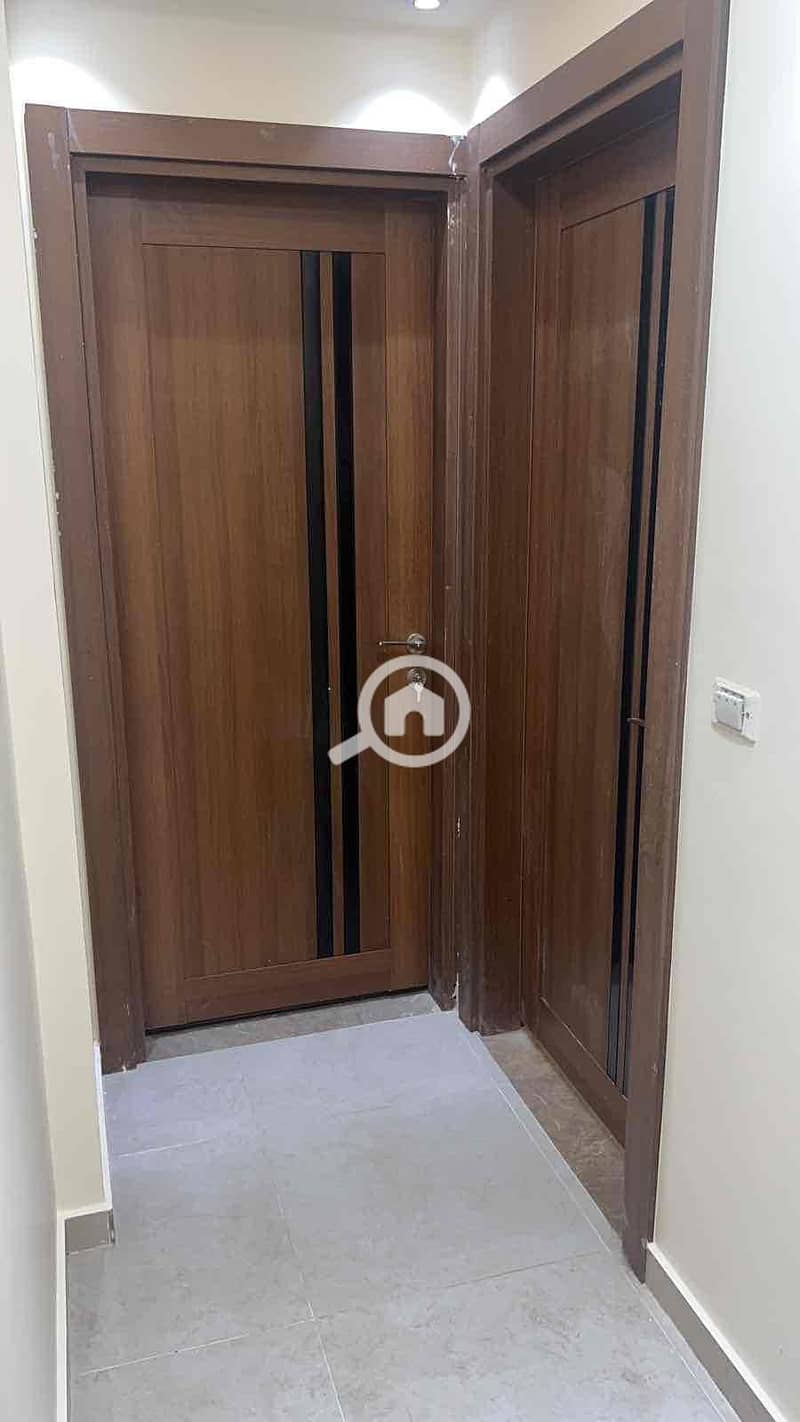 4 f53e4dab-55a8-4cd8-a419-2e58b56d3d18. jpg