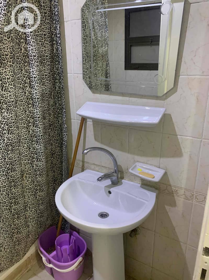 10 e941c6e6-f1fc-45bd-970e-b34d270273ed. jpg