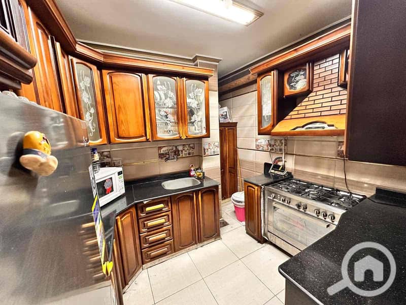 12 0811d1f7-137f-4b91-a6df-bb8ba3d1682b. jpg