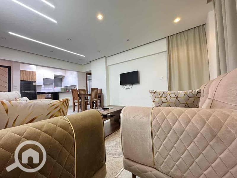 2 0be2b4e8-fd15-480b-a2eb-5ec51a1382d6. jpg