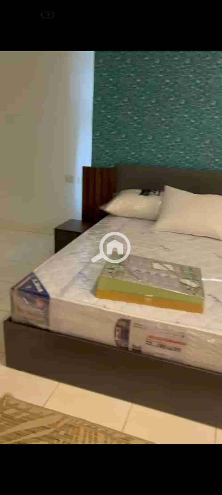 1000358850. jpg 1000358850. jpg