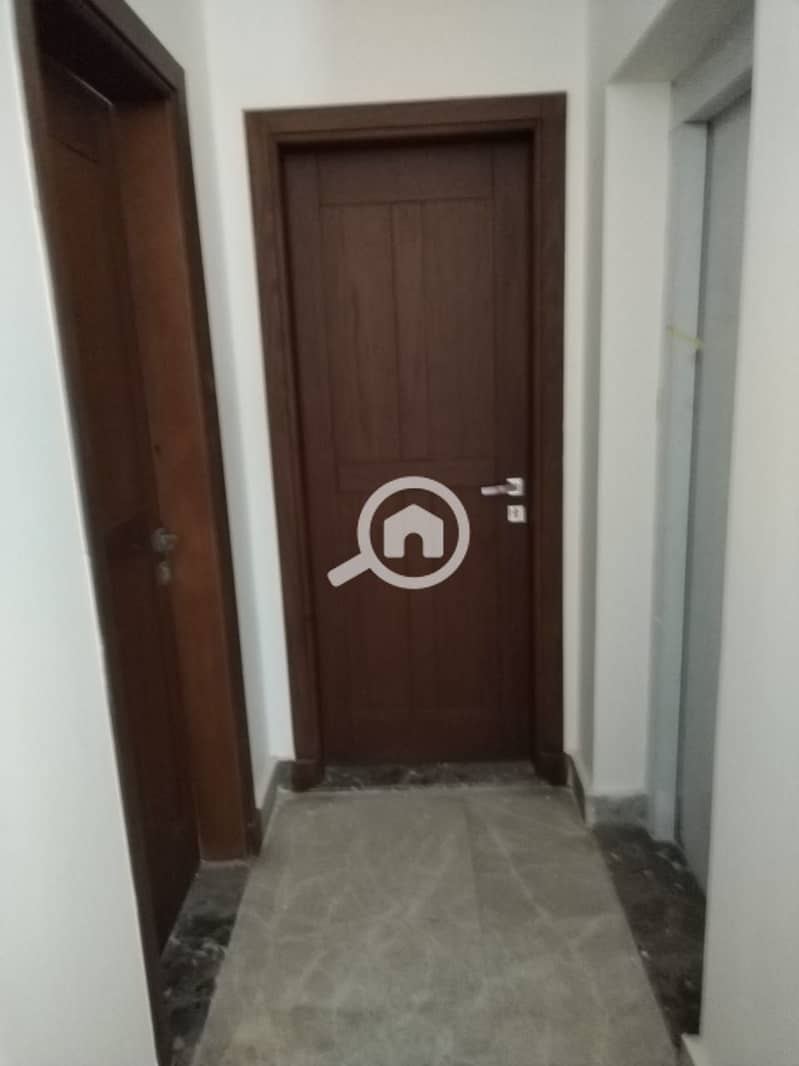 18 WhatsApp Image 2025-10-23 at 4.35. 42 PM (2). jpeg