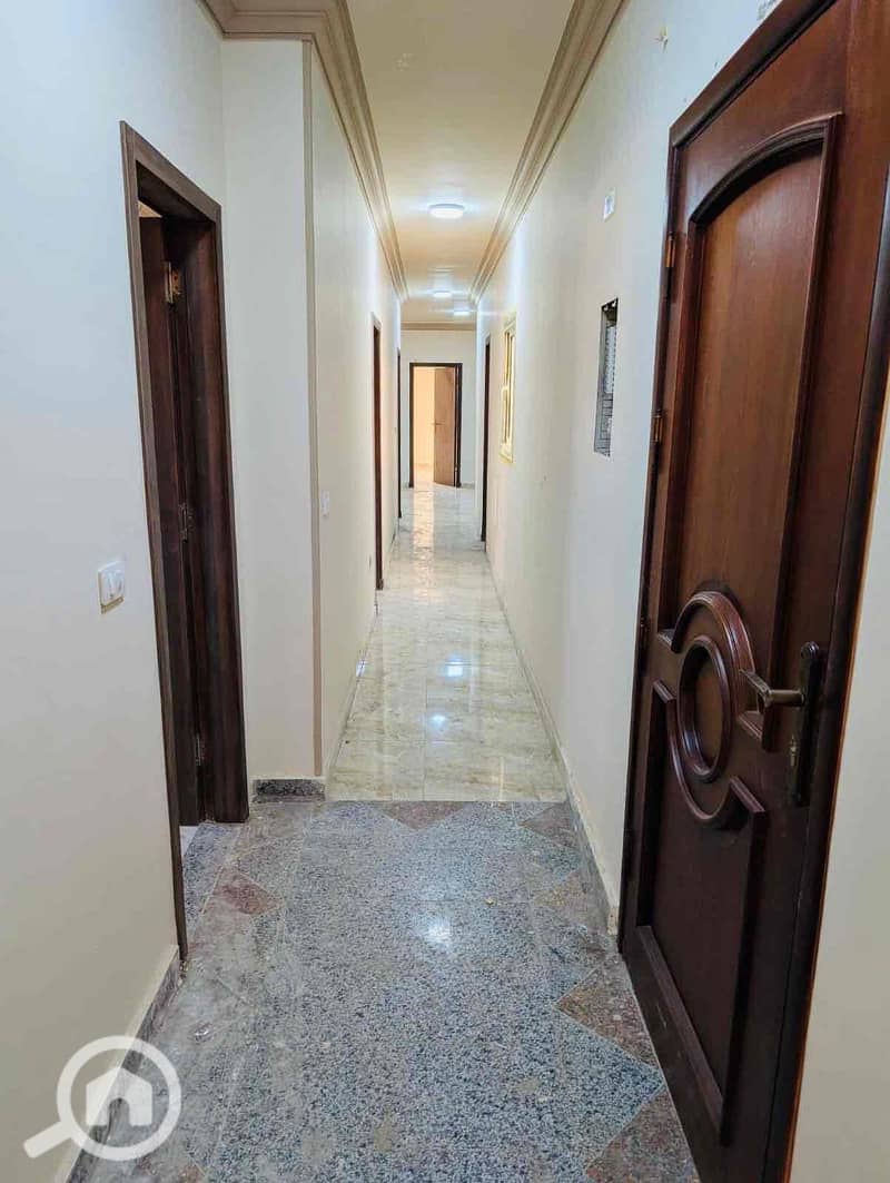 4 b071d07e-4011-478e-a26b-b94f89a90ad7. jpg