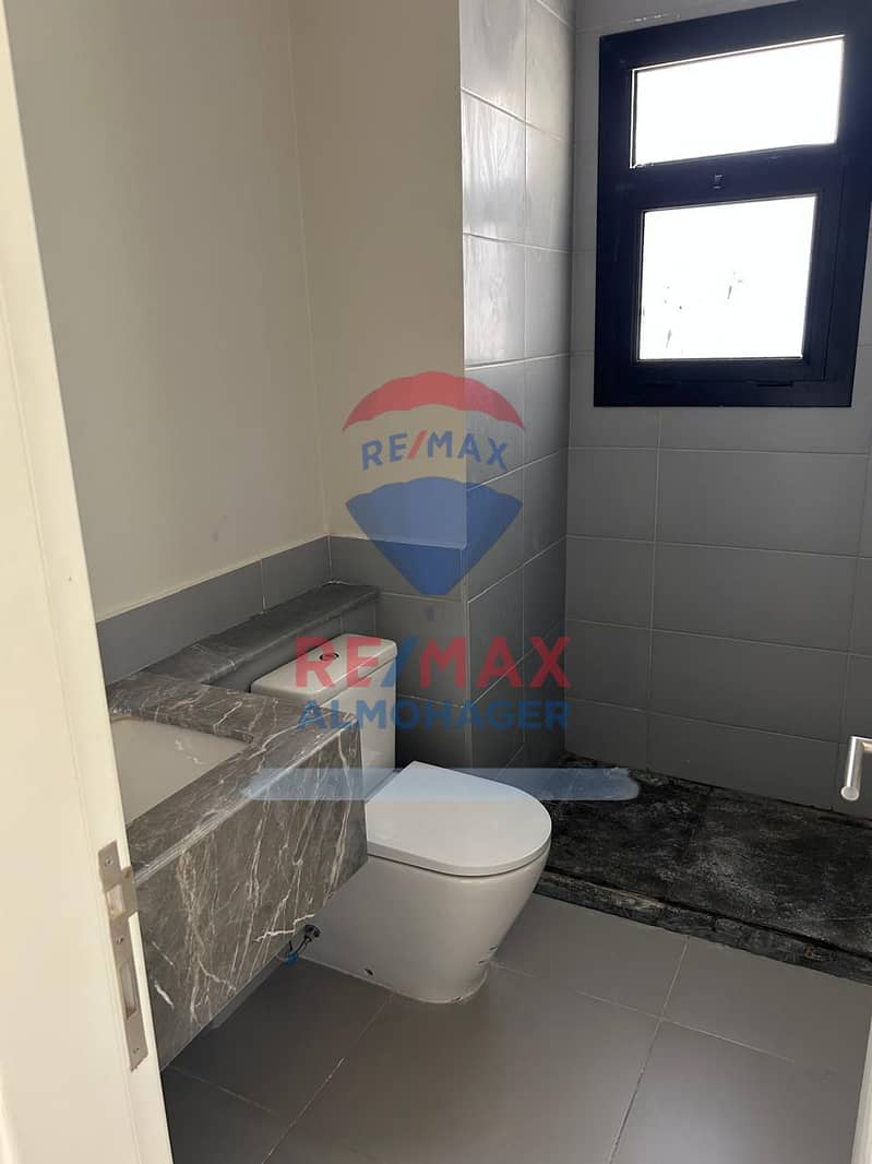 4 WhatsApp Image 2025-10-25 at 2.06. 40 PM. jpeg