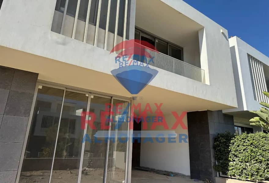 4 6874033-02697o. jpg