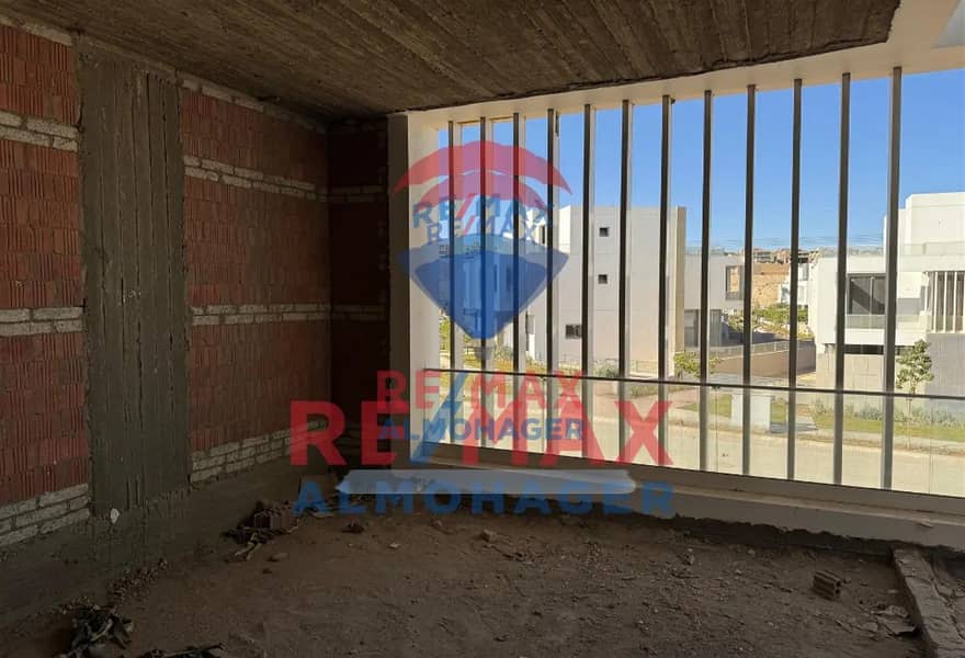 4 6874033-b19f8o. jpg