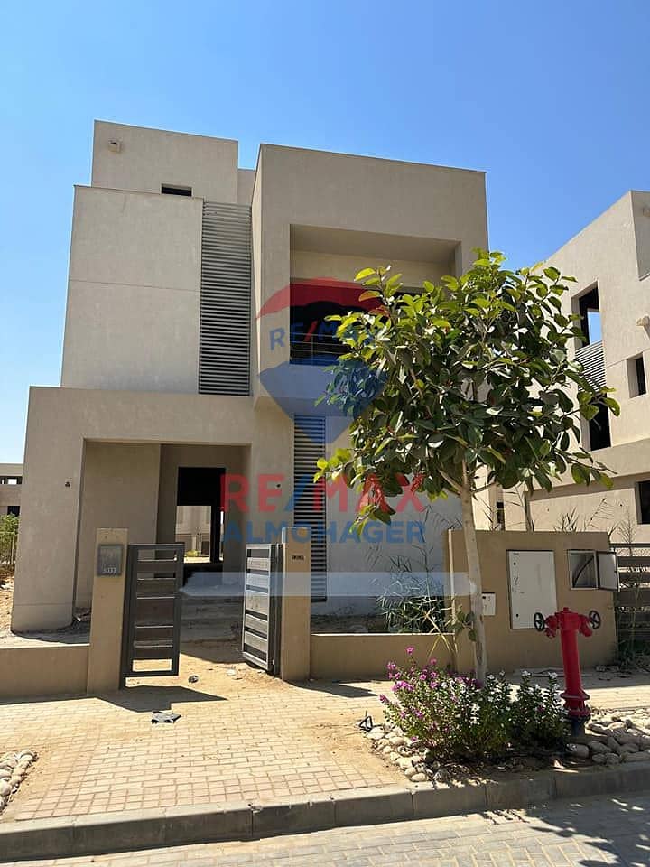 3 490117481_2170397990080300_4508159915007632680_n. jpg