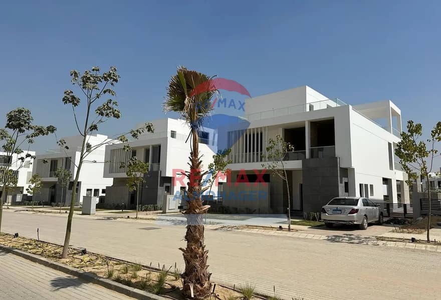 9 6890817-ab848o. jpg