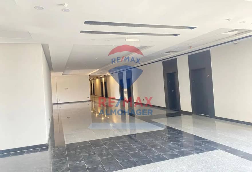 10 6739441-b5bddo. jpg