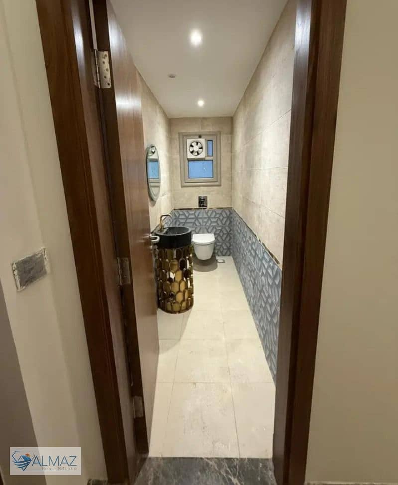 7 WhatsApp Image 2025-10-25 at 12.41. 46 PM. jpeg