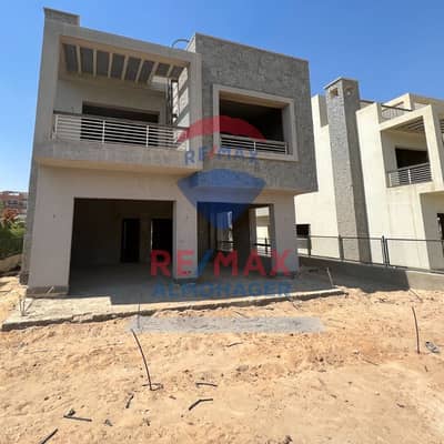 4 Bedroom Villa for Sale in Sheikh Zayed, Giza - 482209827_635584615998443_1727154293751512546_n. jpg