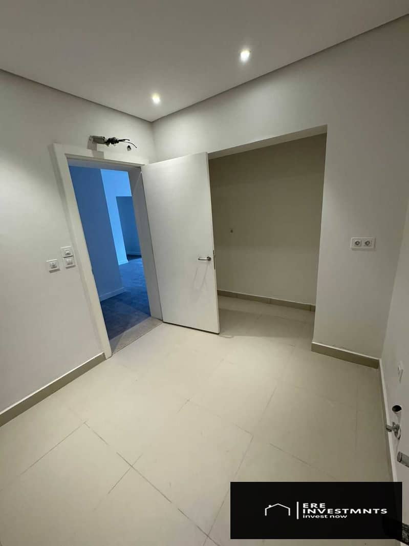 5 6aEbz0naSlX9duTm9GTEaPueclWVaJvccdDJXHSK. jpg