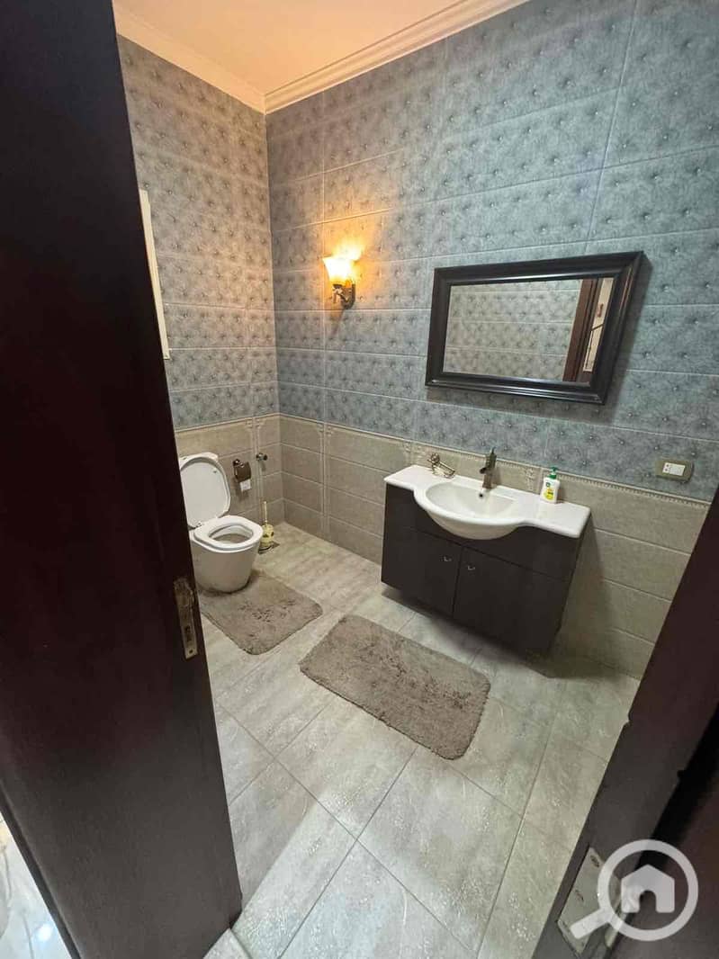 4 c004faa5-1413-48a4-a52e-eee4a8264fa9. jpg