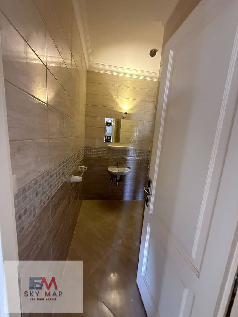 8 WhatsApp Image 2025-10-25 at 3.28. 16 PM (1). jpeg