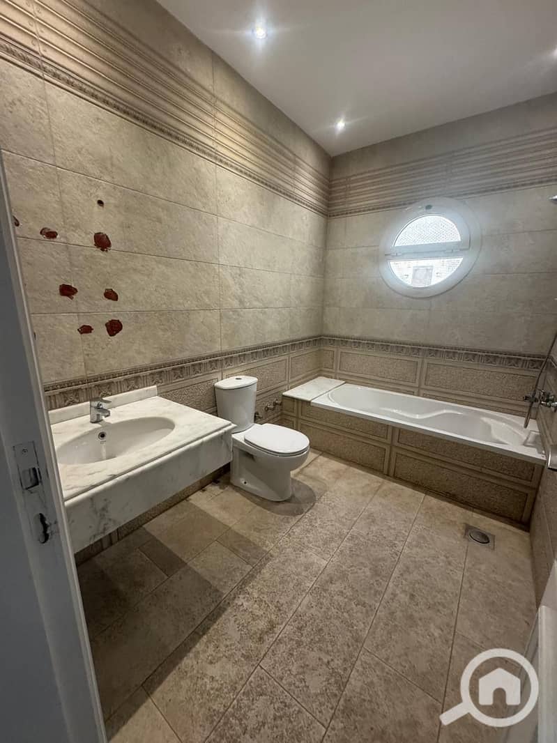 4 13bb9b5a-a4b0-4750-a622-caeb1a302bbf. jpeg