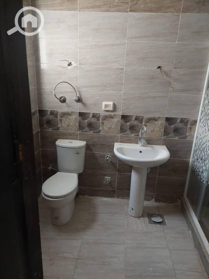 10 WhatsApp Image 2025-08-30 at 08.34. 54_2d7700d3. jpg