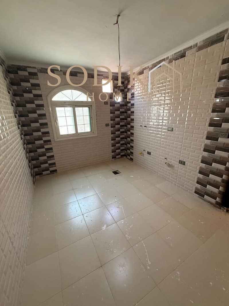 5 472a27ae-7fa9-4dfb-b633-a2a63f411d4a. jpg