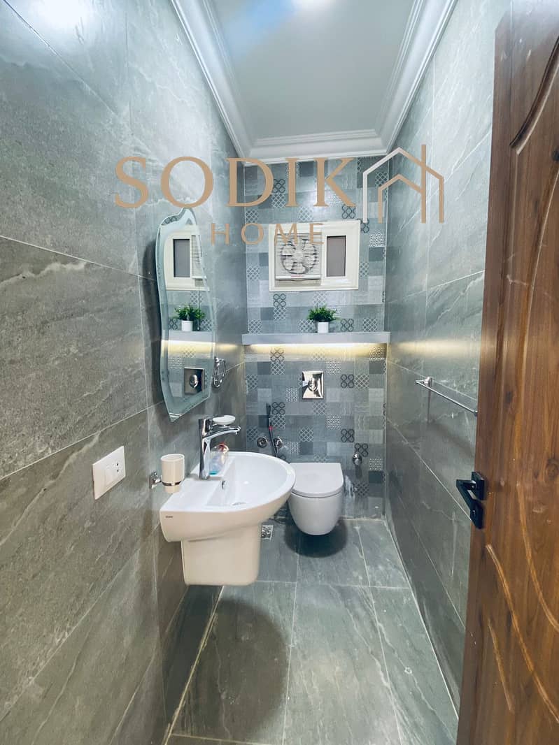 8 c4aa94b7-006c-470e-931a-8ae25bf6b0a0. jpg