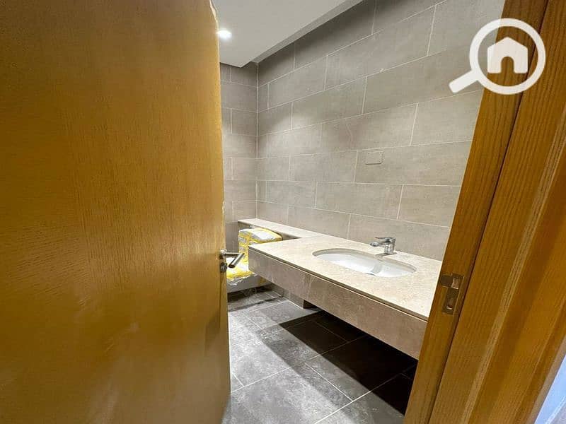 5 d23dec75-c2b3-476a-a8a1-a651fa8c0bee_800x600. jpg