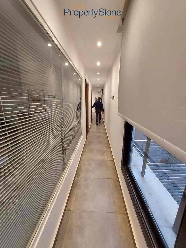 12 75ef5095-1825-44bf-8b8c-21f43c9c7450. jpg