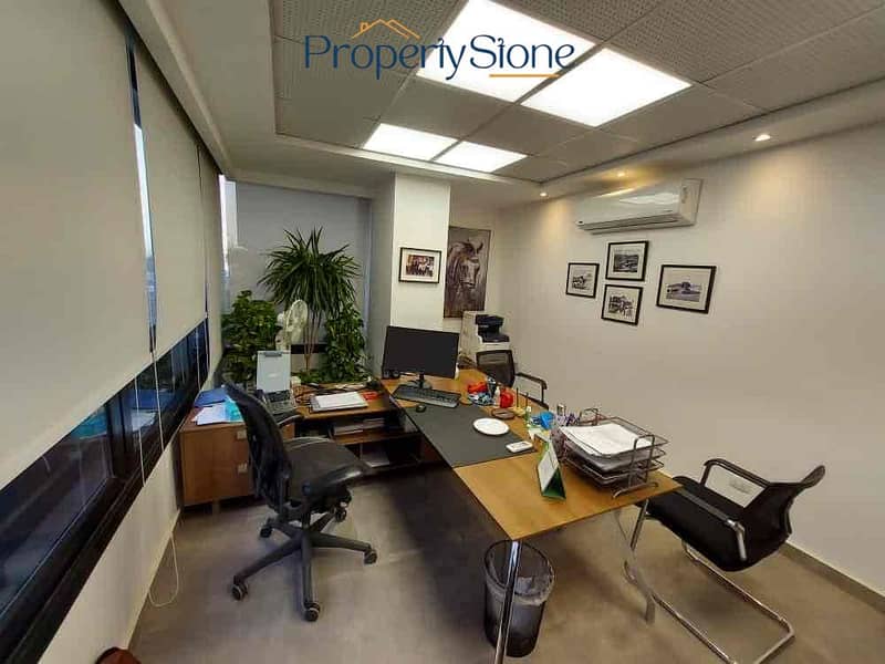 13 6937d9c2-5391-4125-845b-7ffd6de4bbe7. jpg