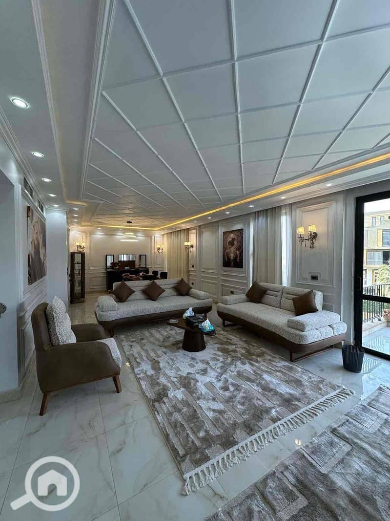 3 7fbf9915-f156-467f-a2d9-2e0cdd169e7c. jpg