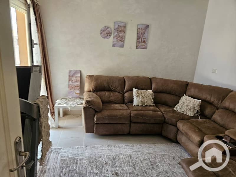 15 4058366b-7da6-4cc3-9ec6-ae55158faa01. jpeg