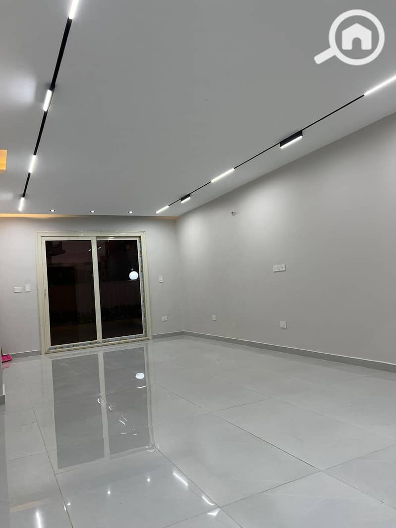 3 d717f793-455e-4816-84dd-bf9cce50c574. jpeg